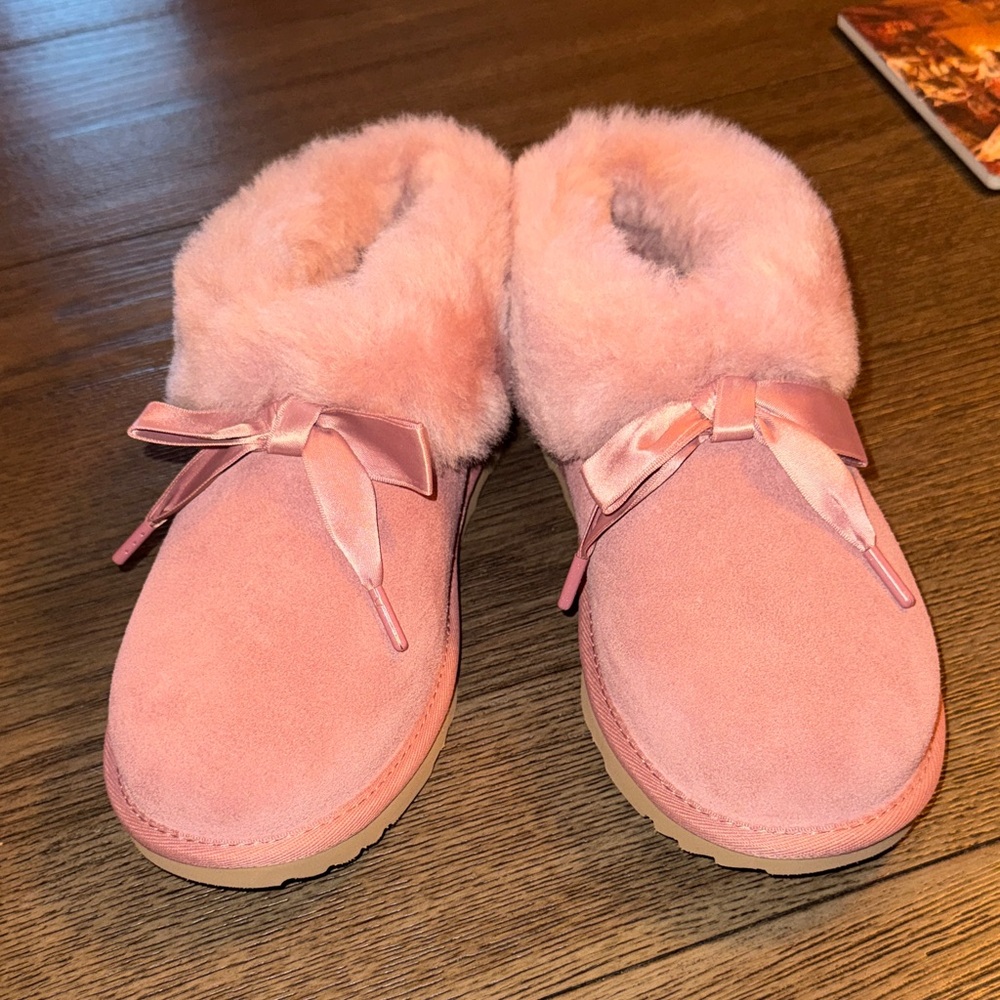 UGG Pink Suede Bailey Bow short boots with Satin Bow Brand New